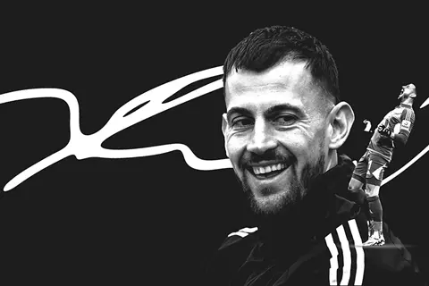 الرحلة مستمرة.. نيوكاسل يونايتد يوقع عقدًا جديدًا مع مارتن دوبرافكا